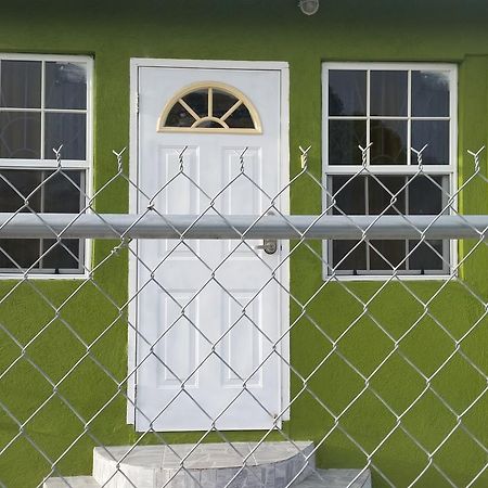 Spacious Colonial Bridgetown Extérieur photo