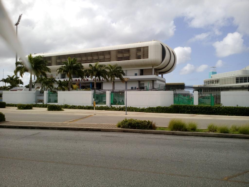 Spacious Colonial Bridgetown Extérieur photo